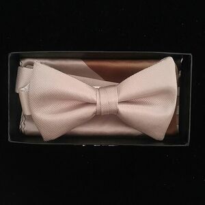MEN'S LARR BRIO BOW TIE AND HANKY SET